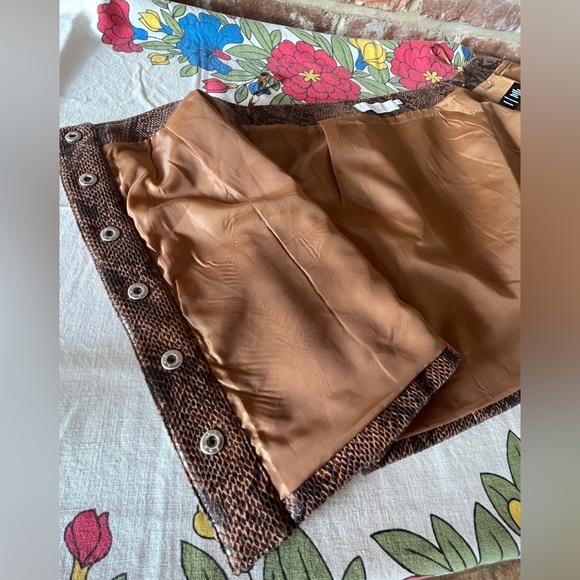 ASTR Snakeskin Mini Skirt Small - Picture 7 of 10